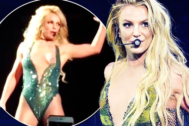 Were The Fans Startled With Britney Spears On Stage Wardrobe Malfunction Gosschips