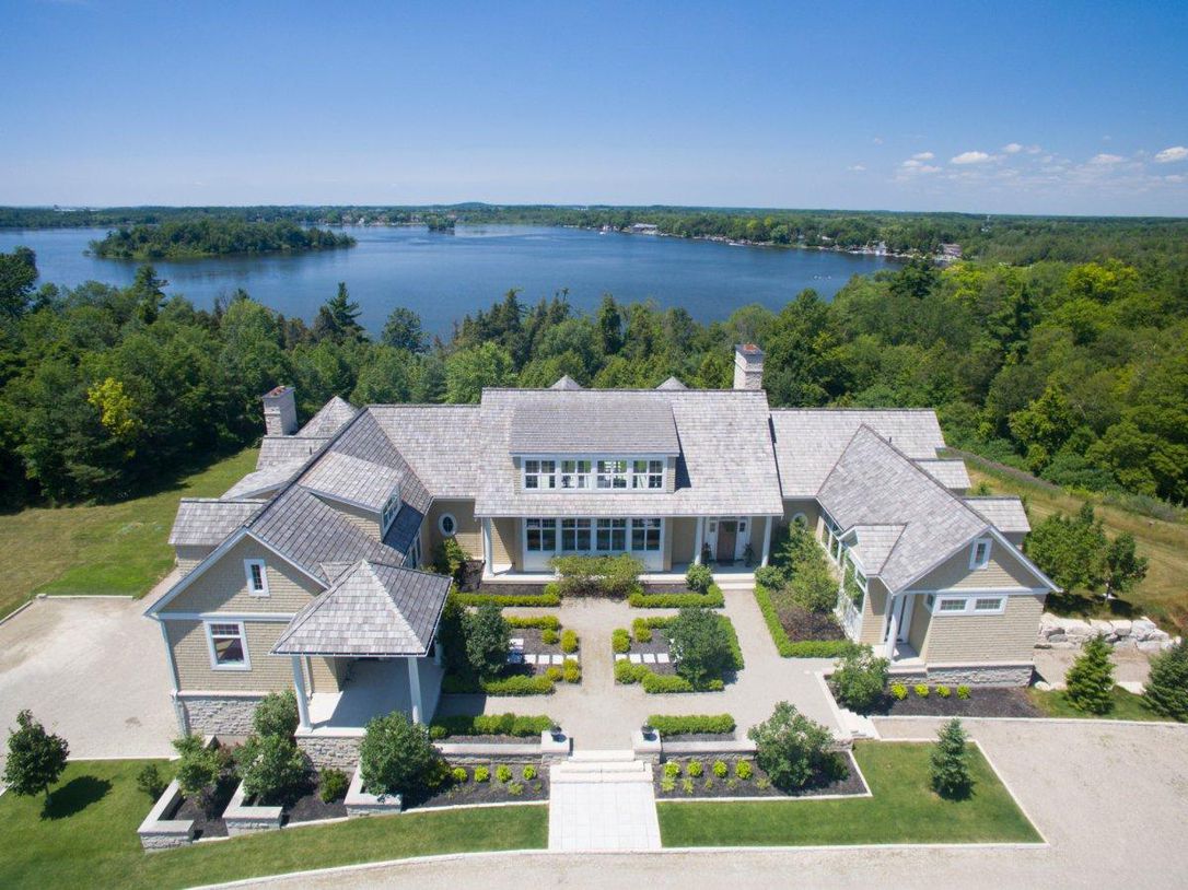 Justin's mansion in Ontario