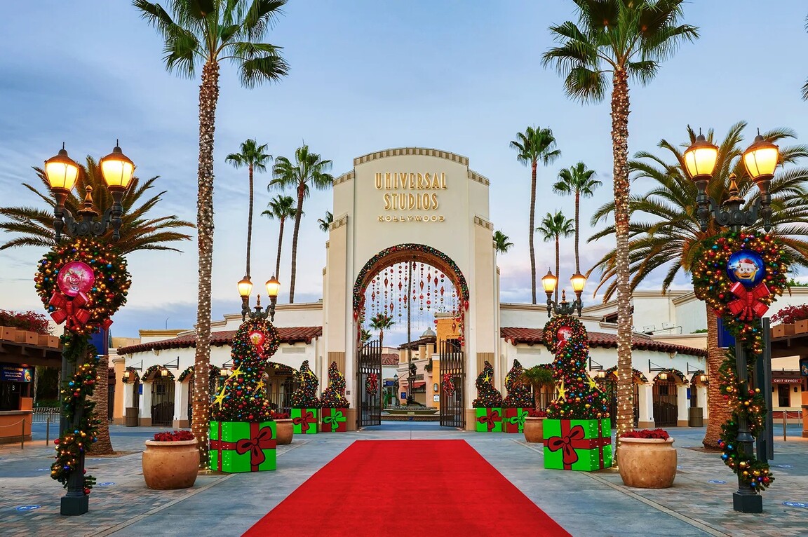 Christmas Preparations and Events at Universal Studios Hollywood